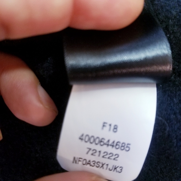 The North Face | Womens Outerwear Jacket with hood, size Small Black - Picture 3 of 11